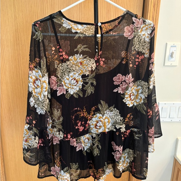 CHENAULT BLOUSE FLOWER PATTERN - Size Medium - Picture 5 of 16